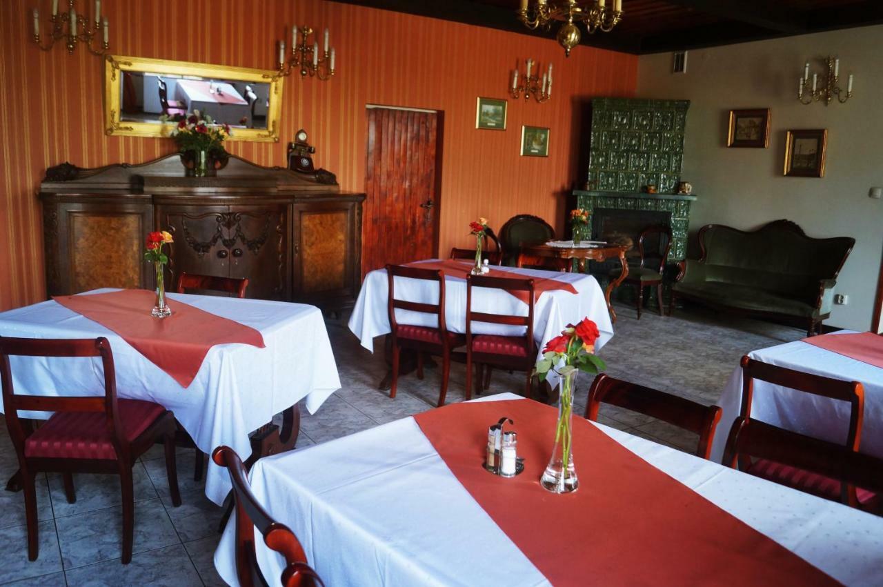 Dwor Dluzniewo Bed & Breakfast エクステリア 写真