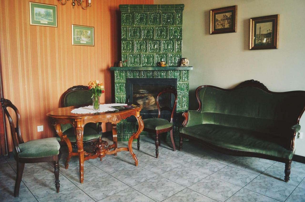 Dwor Dluzniewo Bed & Breakfast エクステリア 写真